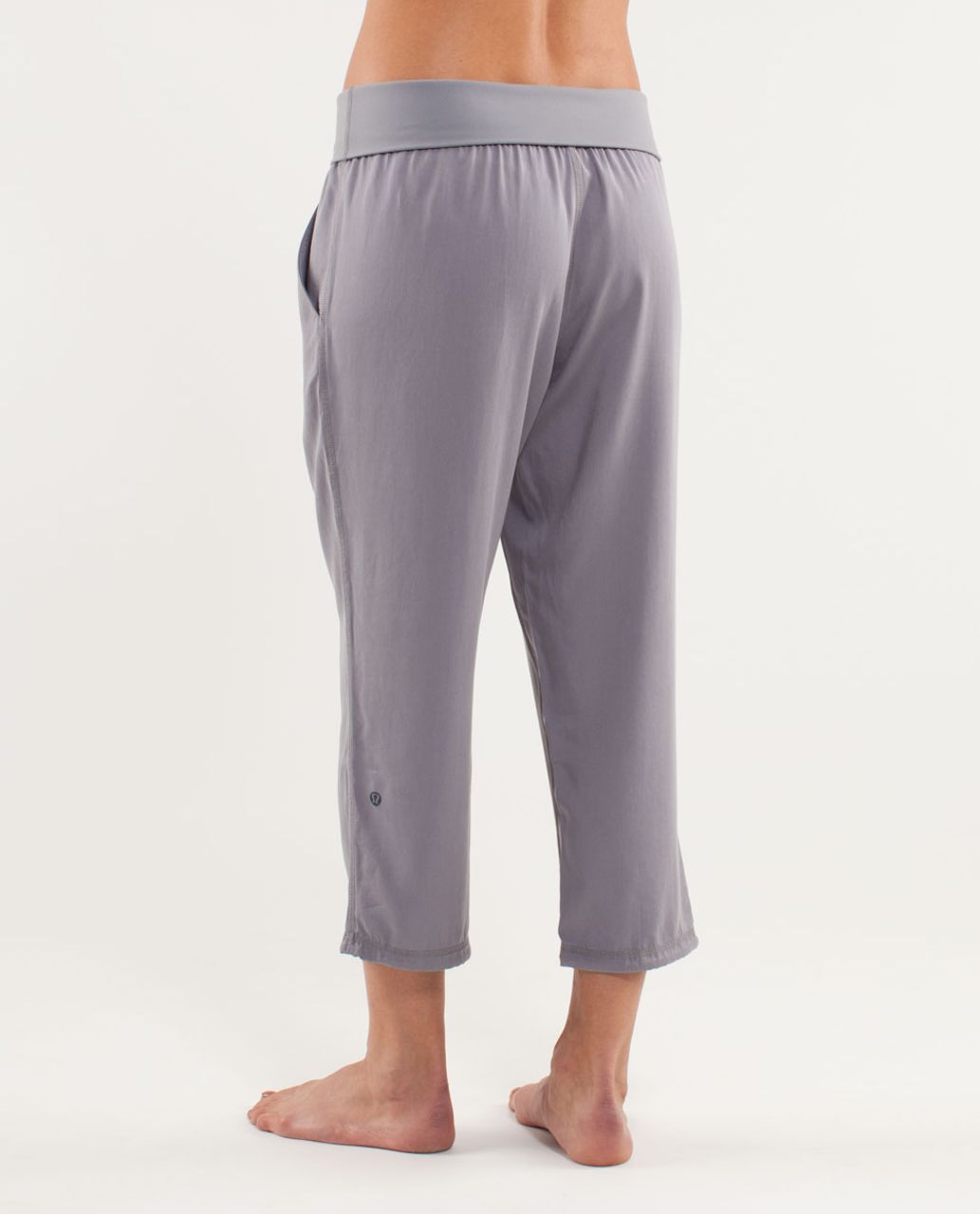 Lululemon Post Power Crop - Fossil