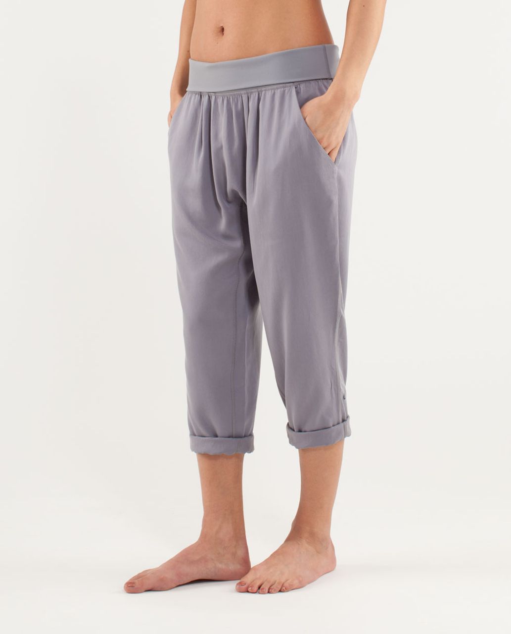 Lululemon Post Power Crop - Fossil