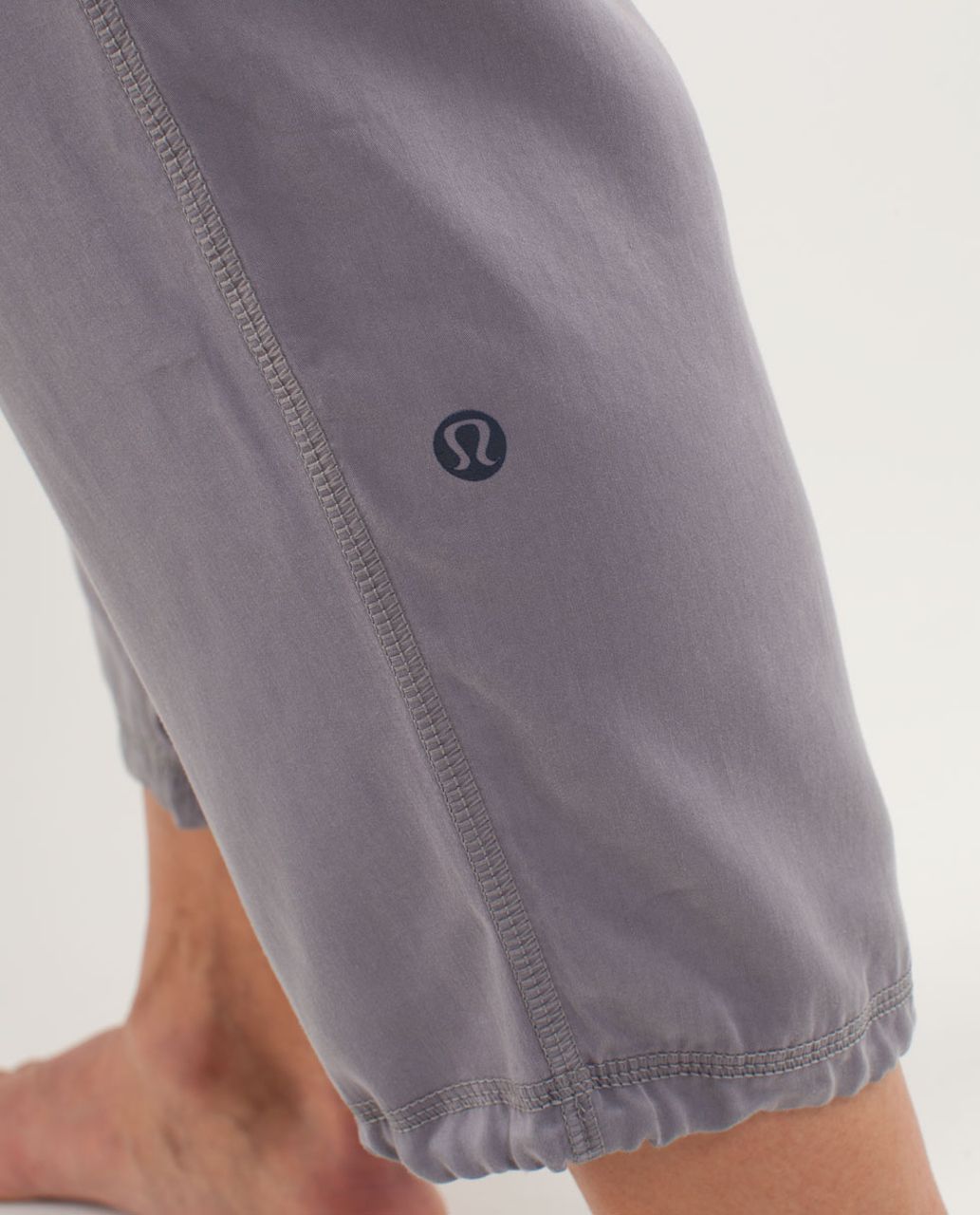 Lululemon Post Power Crop - Fossil