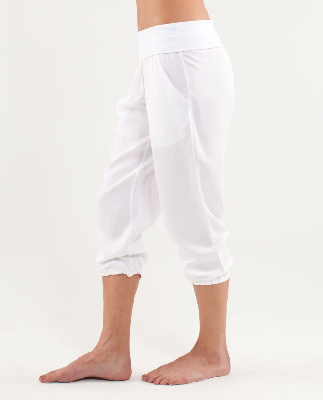 Lululemon Post Power Crop - White