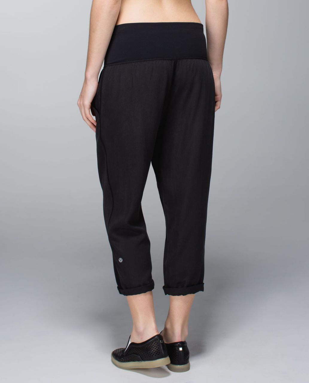 Lululemon Post Power Crop - Black