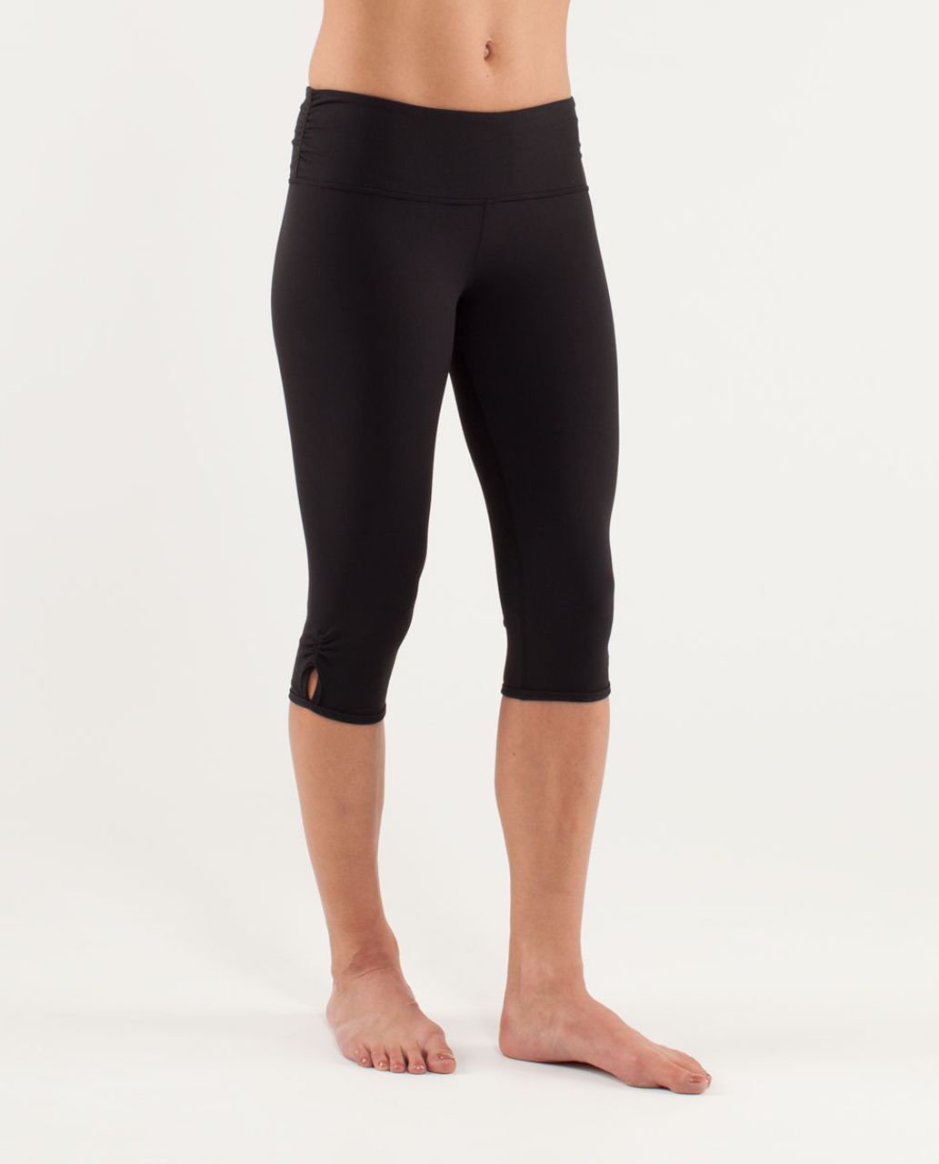 Lululemon black leggings capris size 10 stretch - $37 - From Adriana