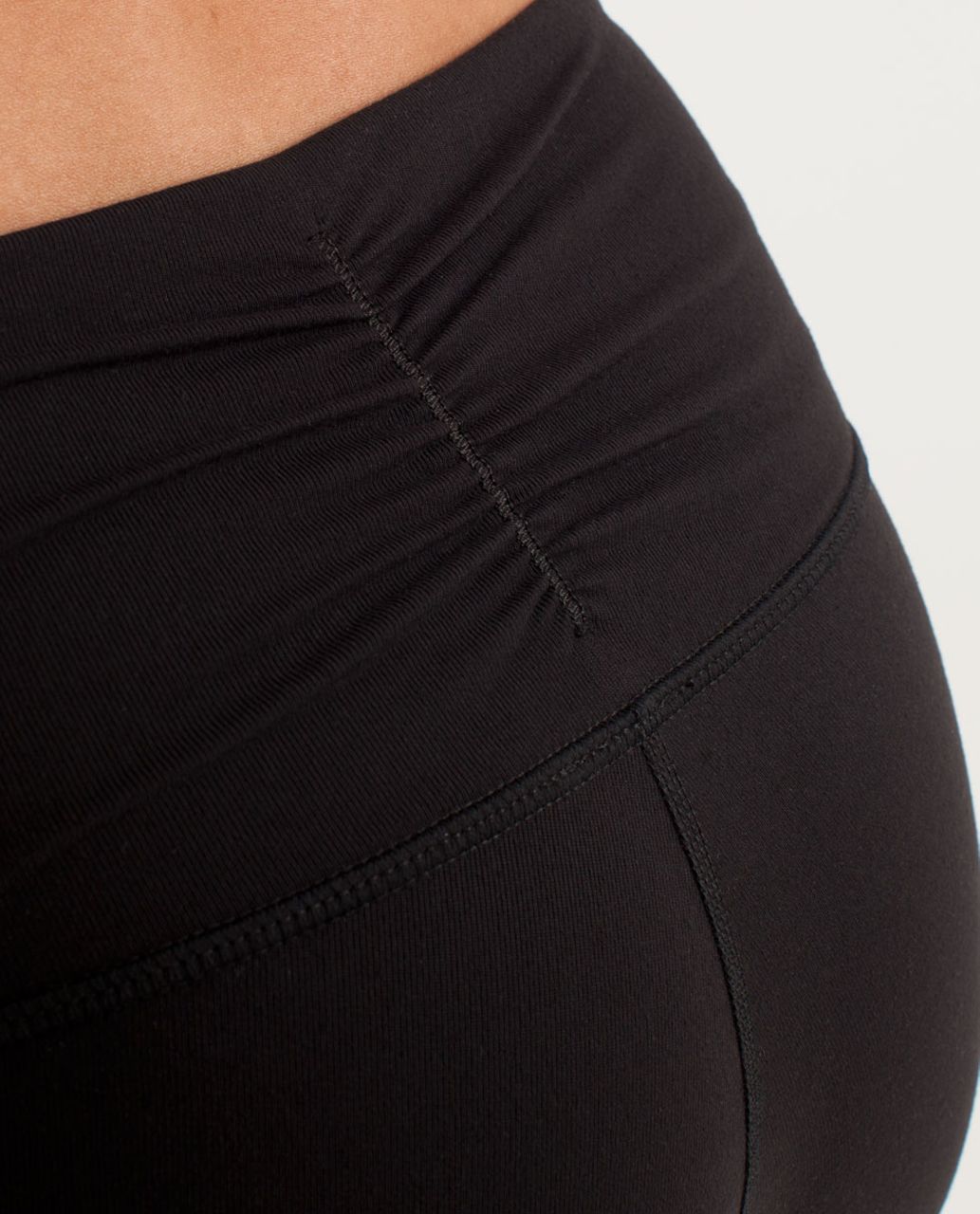 Lululemon Dhanurasana Crop - Black