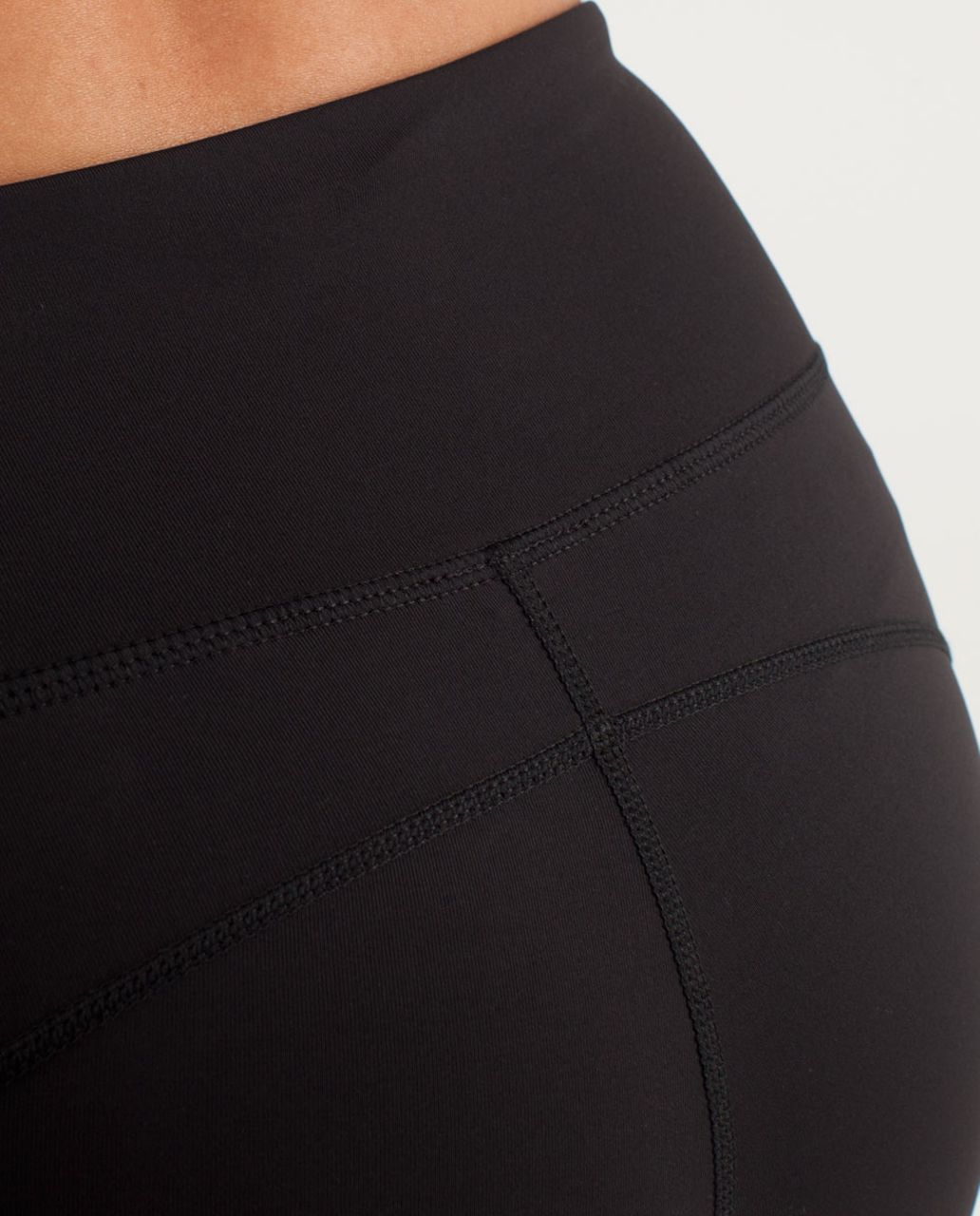 Lululemon Run:  In The Sun Crop - Black