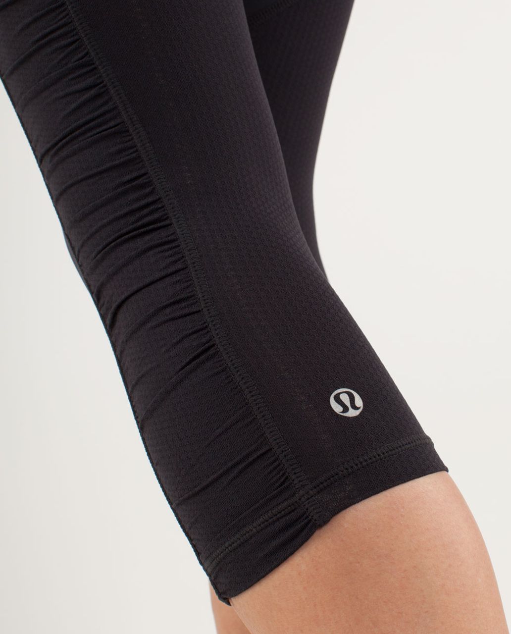 Lululemon Run:  In The Sun Crop - Deep Coal /  Wee Are From Space Deep Coal April Multi