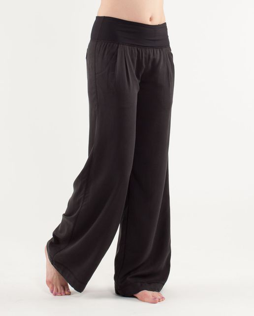 Lululemon Drishti Pant - Dune - lulu fanatics