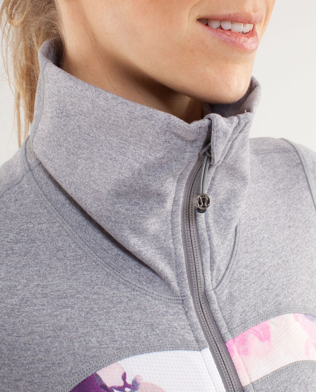 Lululemon In Stride Jacket - Heathered Fossil / Blurred Blossoms White /  Heathered Fossil - lulu fanatics