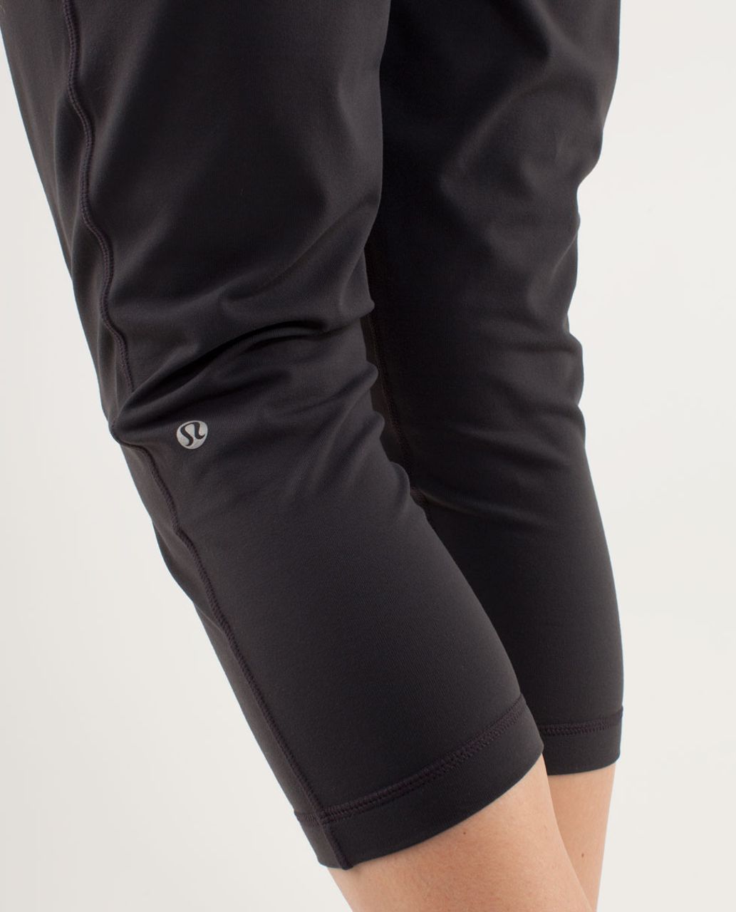 Lululemon Free Fall Crop - Deep Coal