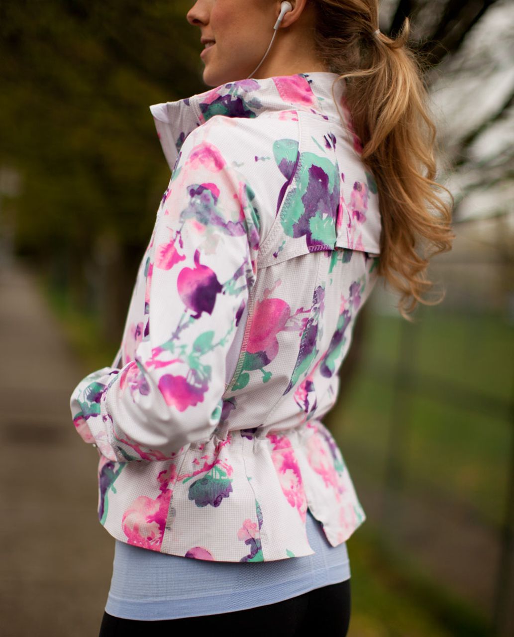 Lululemon Run:  Travel To Track Jacket *Print - Blurred Blossoms White