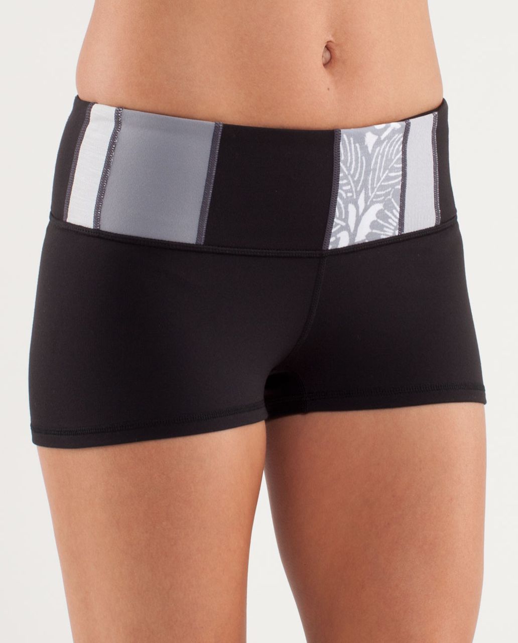 Lululemon Boogie Short - Black /  Quilting Spring 20