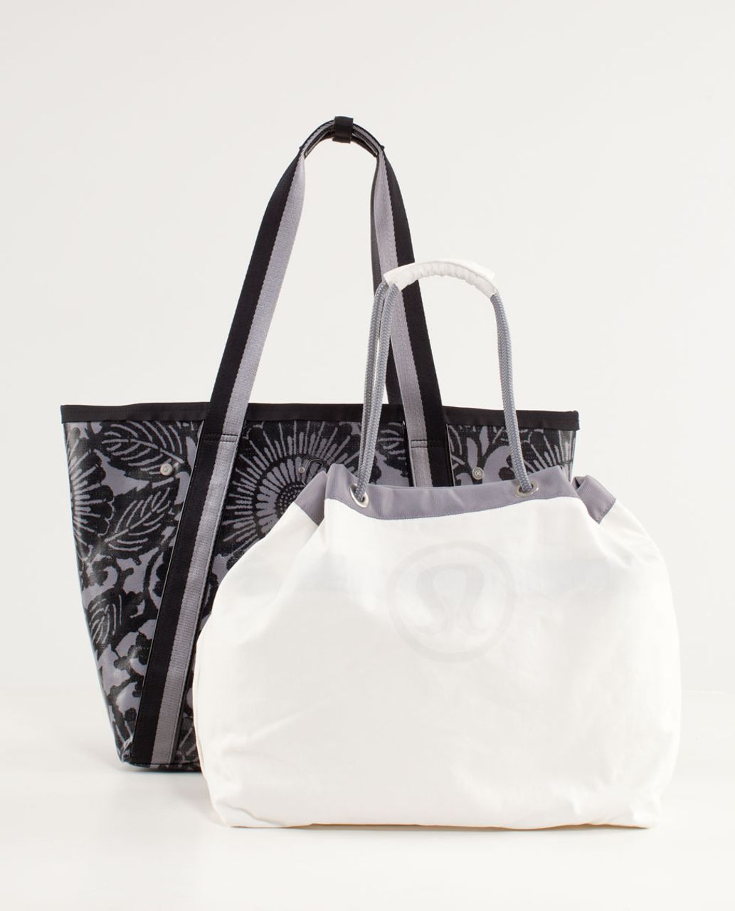 Lululemon Surf 'N' Turf Tote - Beachy Floral Fossil Black /  Fossil