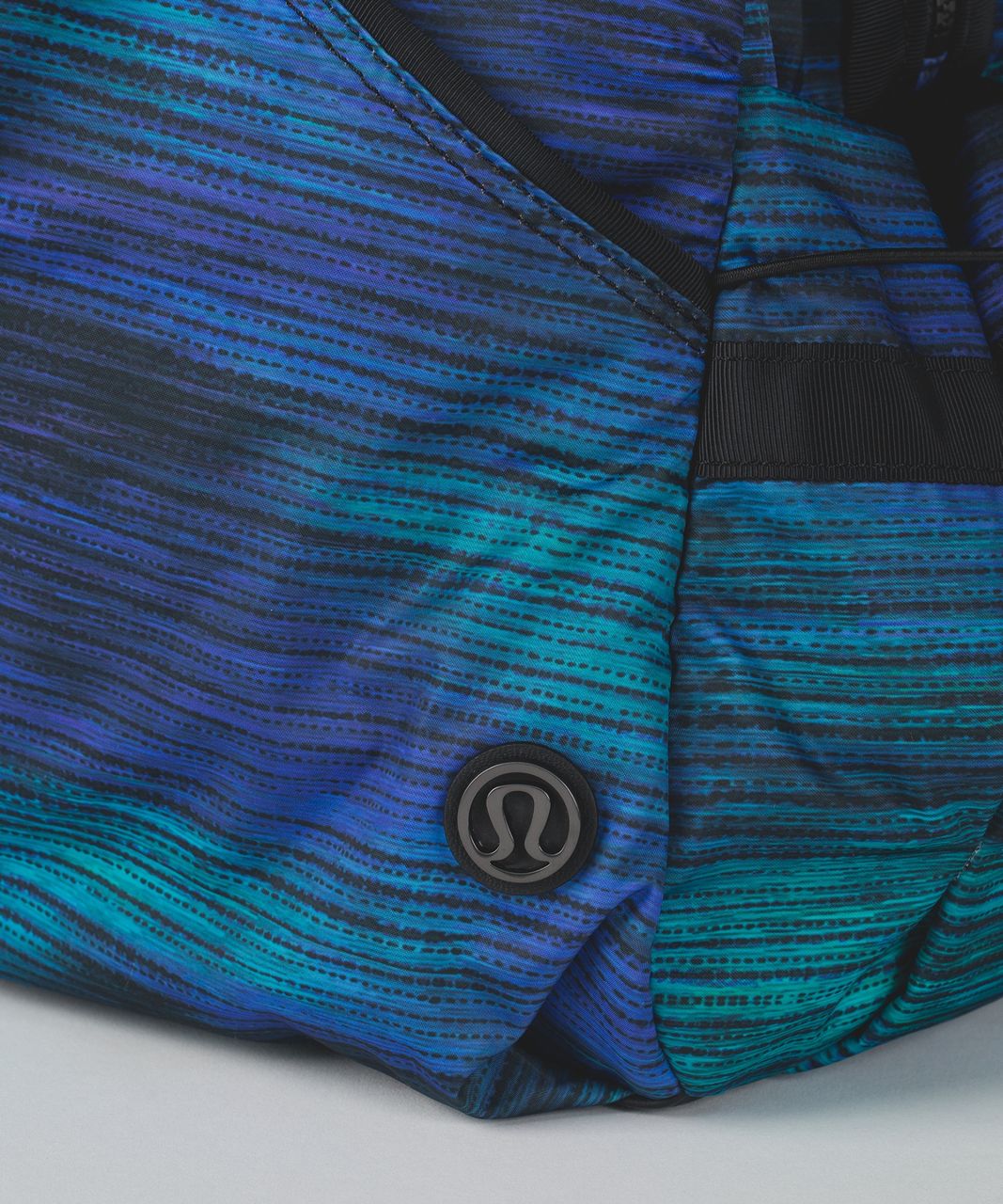 Lululemon Extra Mile Duffel - Windy Wash Multi / Black