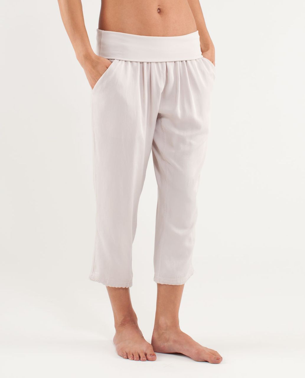 Lululemon Post Power Crop - Dune - lulu 