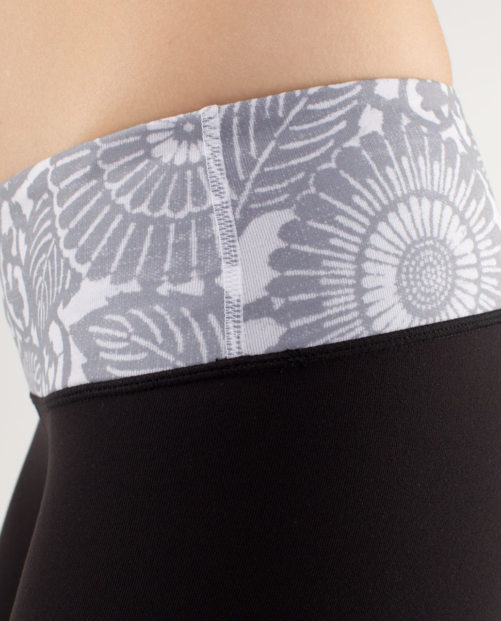 Lululemon Wunder Under Pant - Black /  Beachy Floral White Fossil /  Fossil