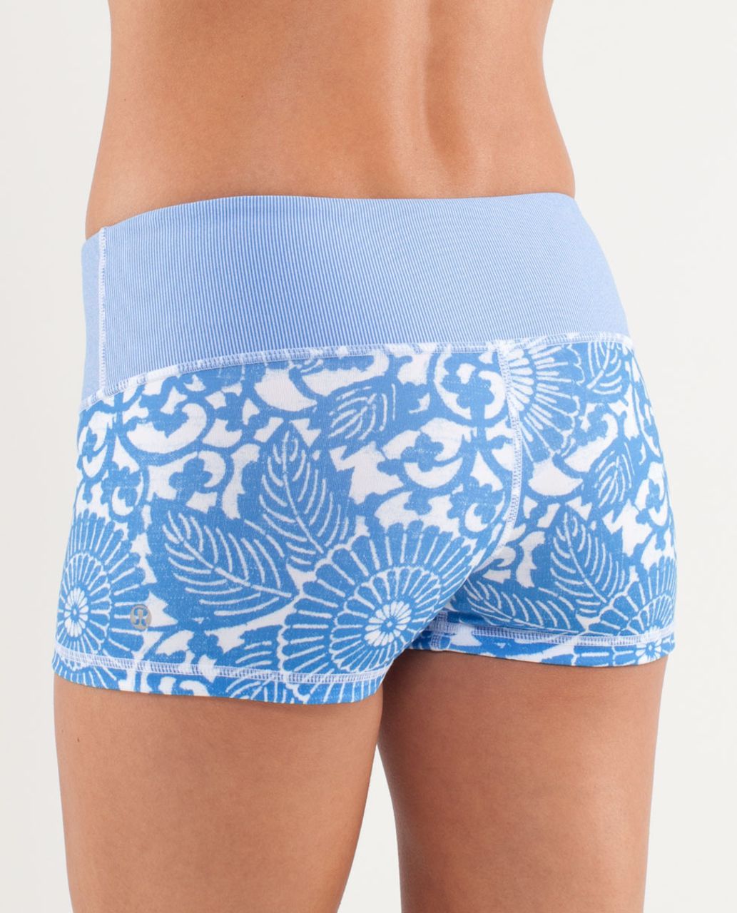 Lululemon Boogie Short - Beachy Floral White Porcelaine /  Wee Stripe White Porcelaine /  Porcelaine