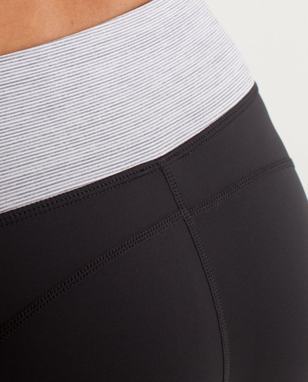 Lululemon Run:  In The Sun Crop - Deep Coal /  Wee Stripe White Heathered Fossil /  Wee Are From Space Black Combo