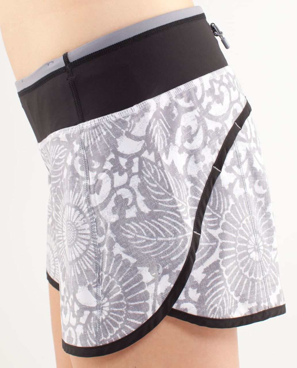 Lululemon Turbo Run Short - Beachy Floral White Fossil /  Black