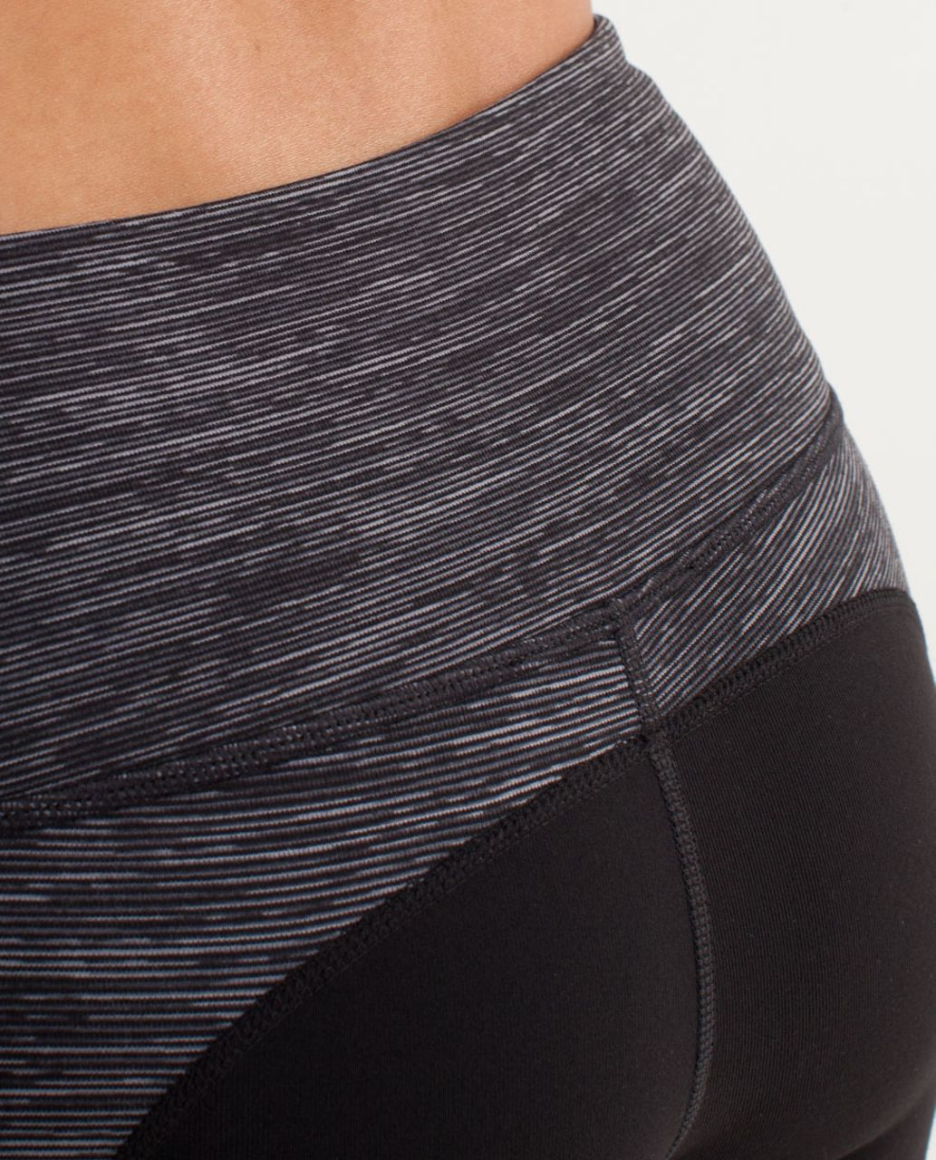 Lululemon Polocrosse Crop - Wee Are From Space Black Combo