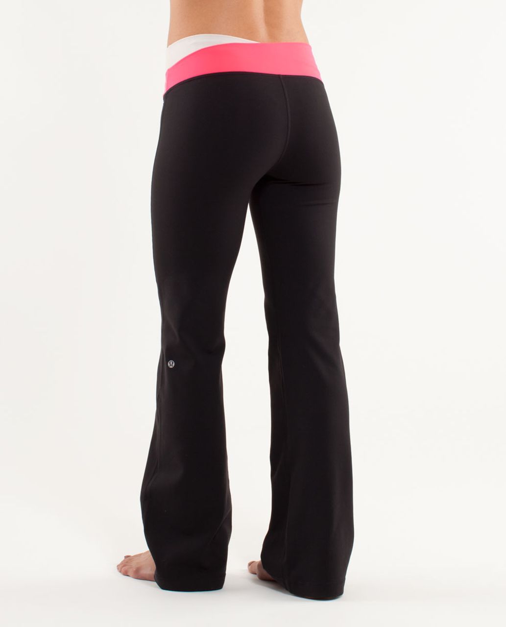 Lululemon just rereleased their cult classic Astro yoga pants, but