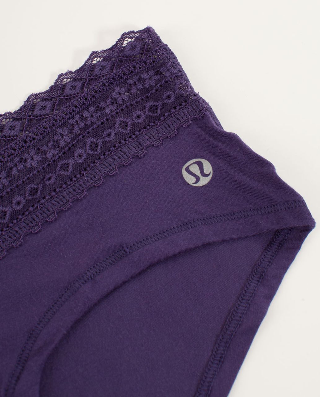 Lululemon Foxy Lulu Hotshort - Concord Grape