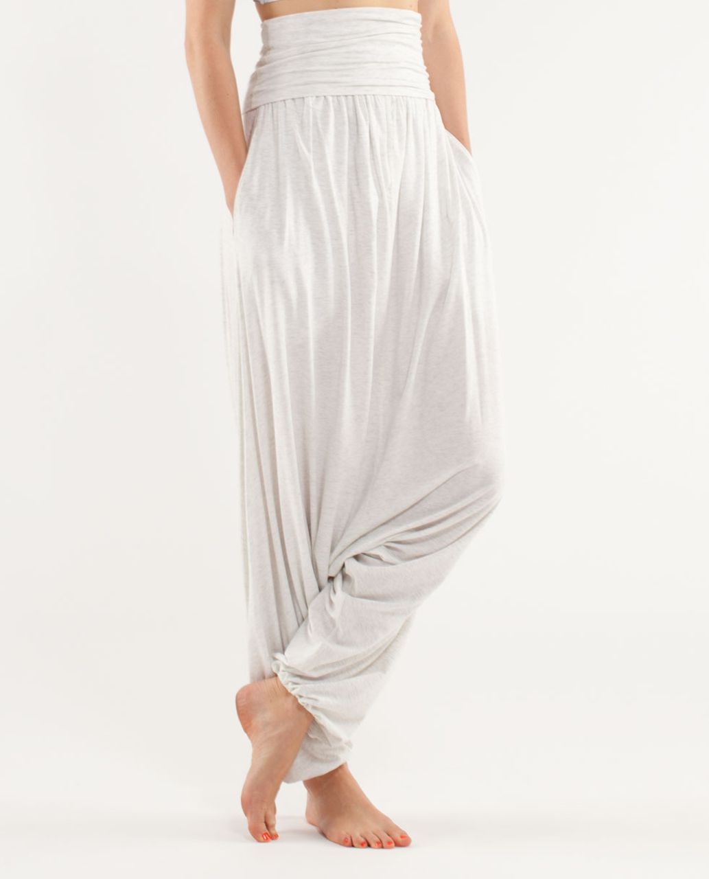 Lululemon A Muse Me Pant - Heathered White - lulu fanatics