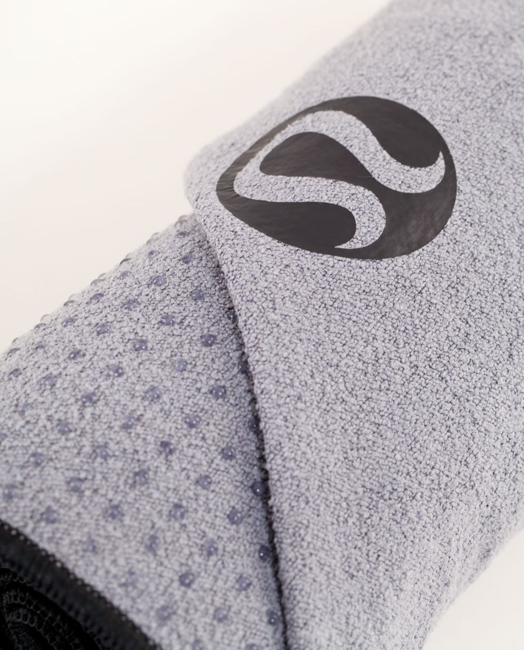 Lululemon Skidless Towel - Fossil / Deep Coal