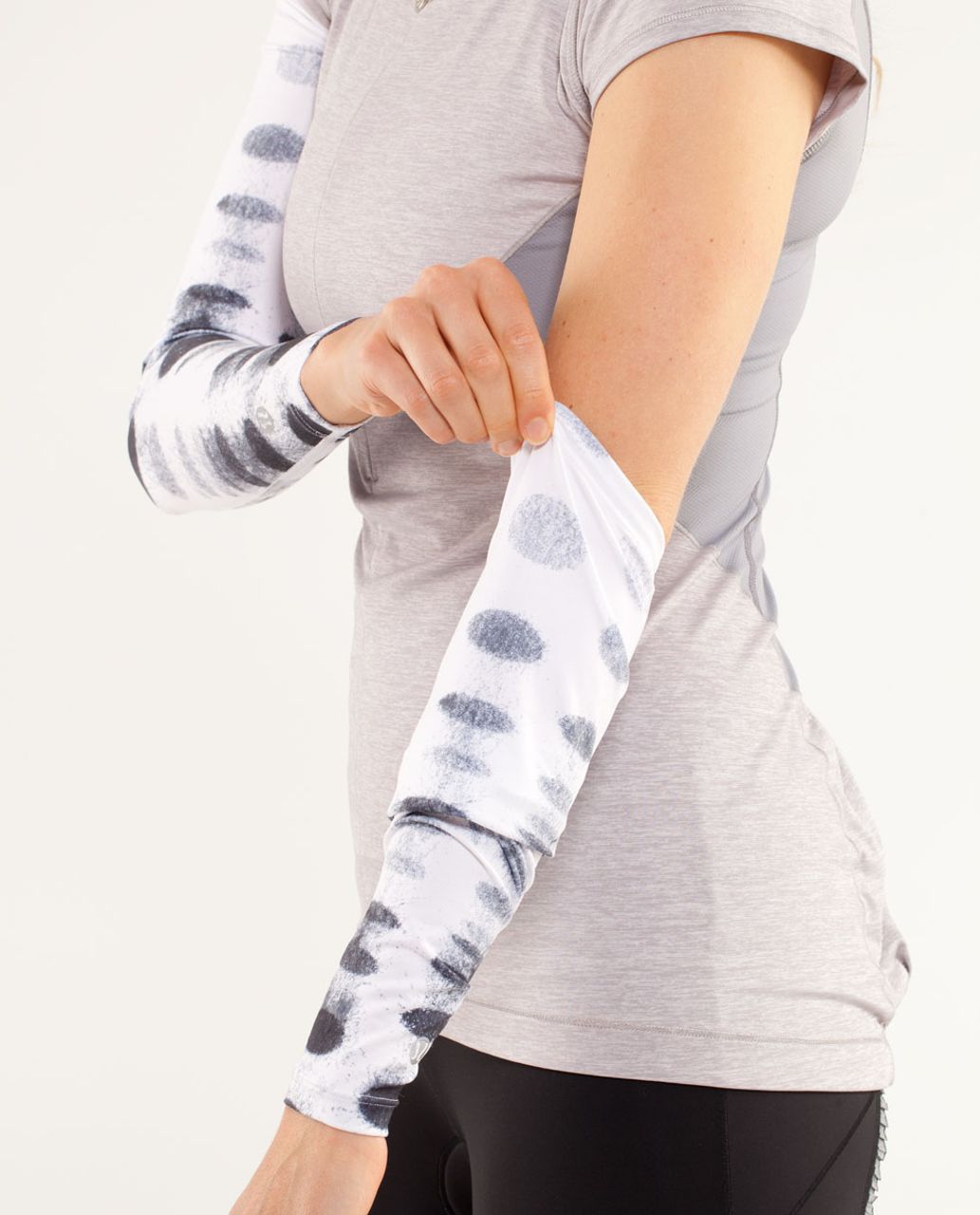 Lululemon Women's Cycling Armwarmers - Seaside Dot White / Black