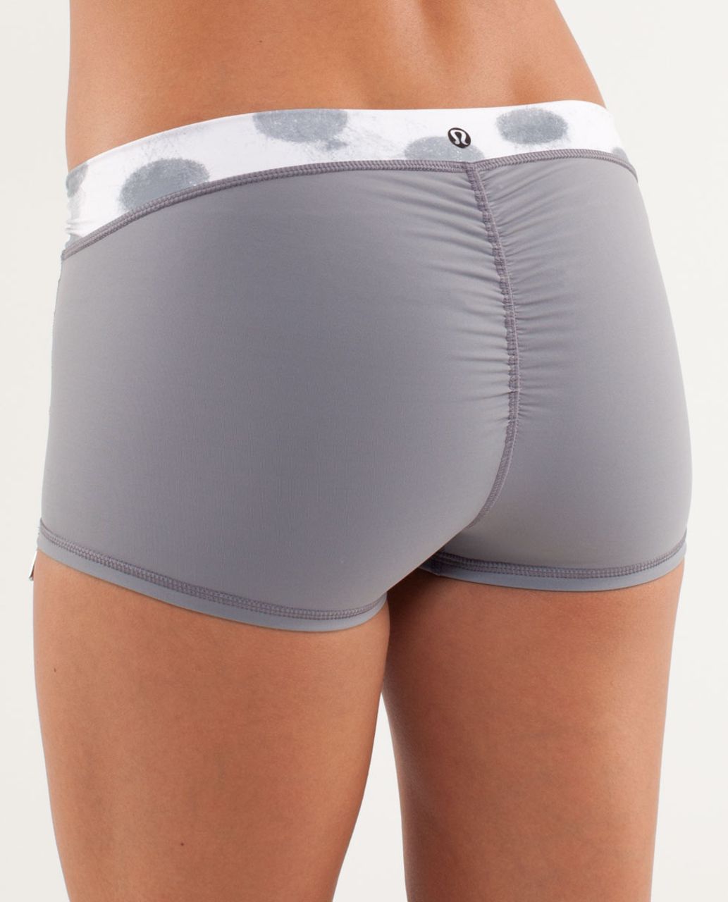 Lululemon Some Like It Hot Short - Fossil / Seaside Dot White / Fossil