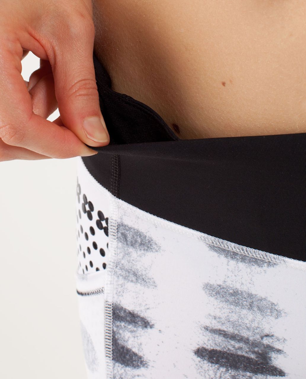 Lululemon Run:  Shorty Short - Seaside Dot White / Black / White / Black