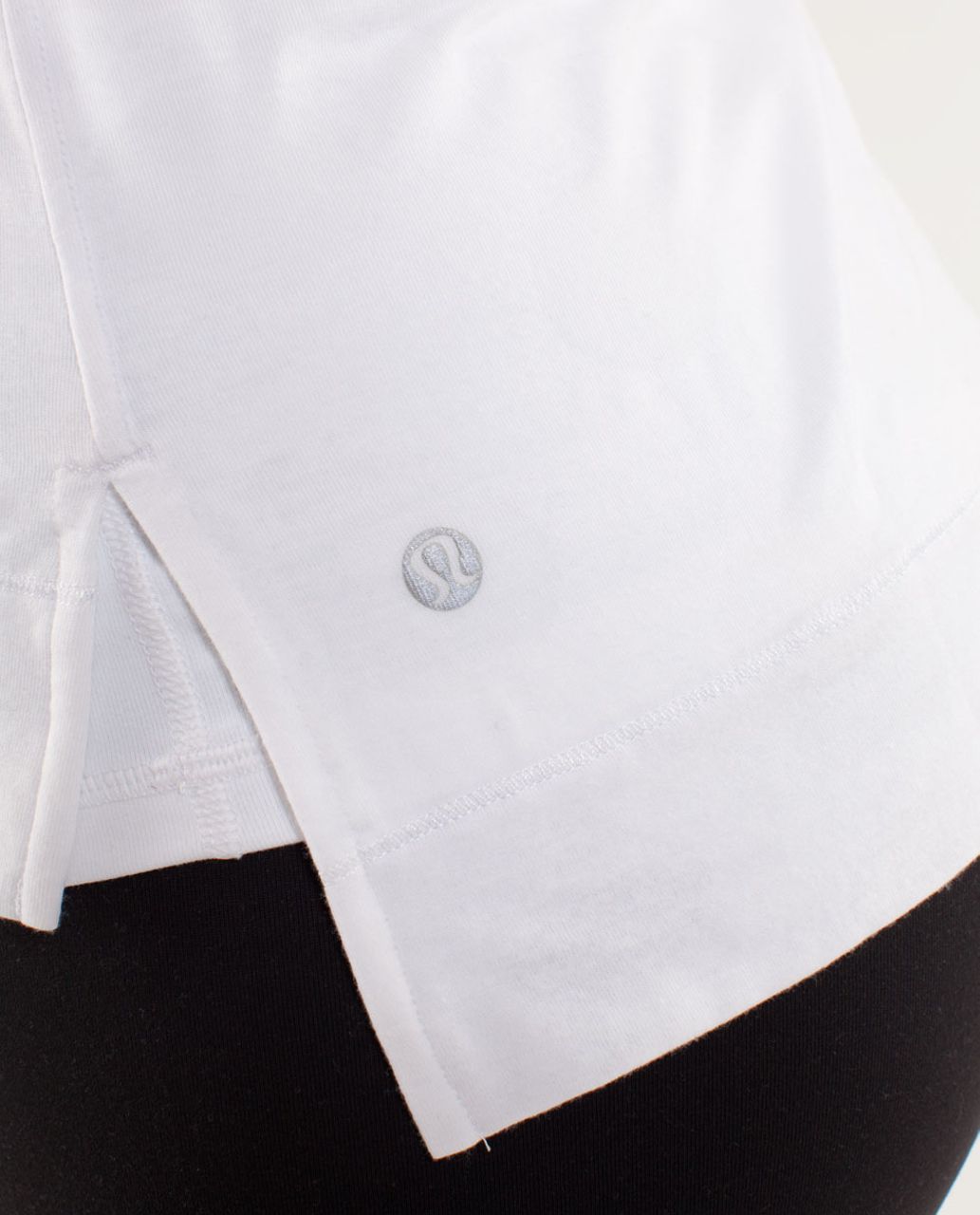 Lululemon Perfect Layer Tee - Seaside Dot Burnout White