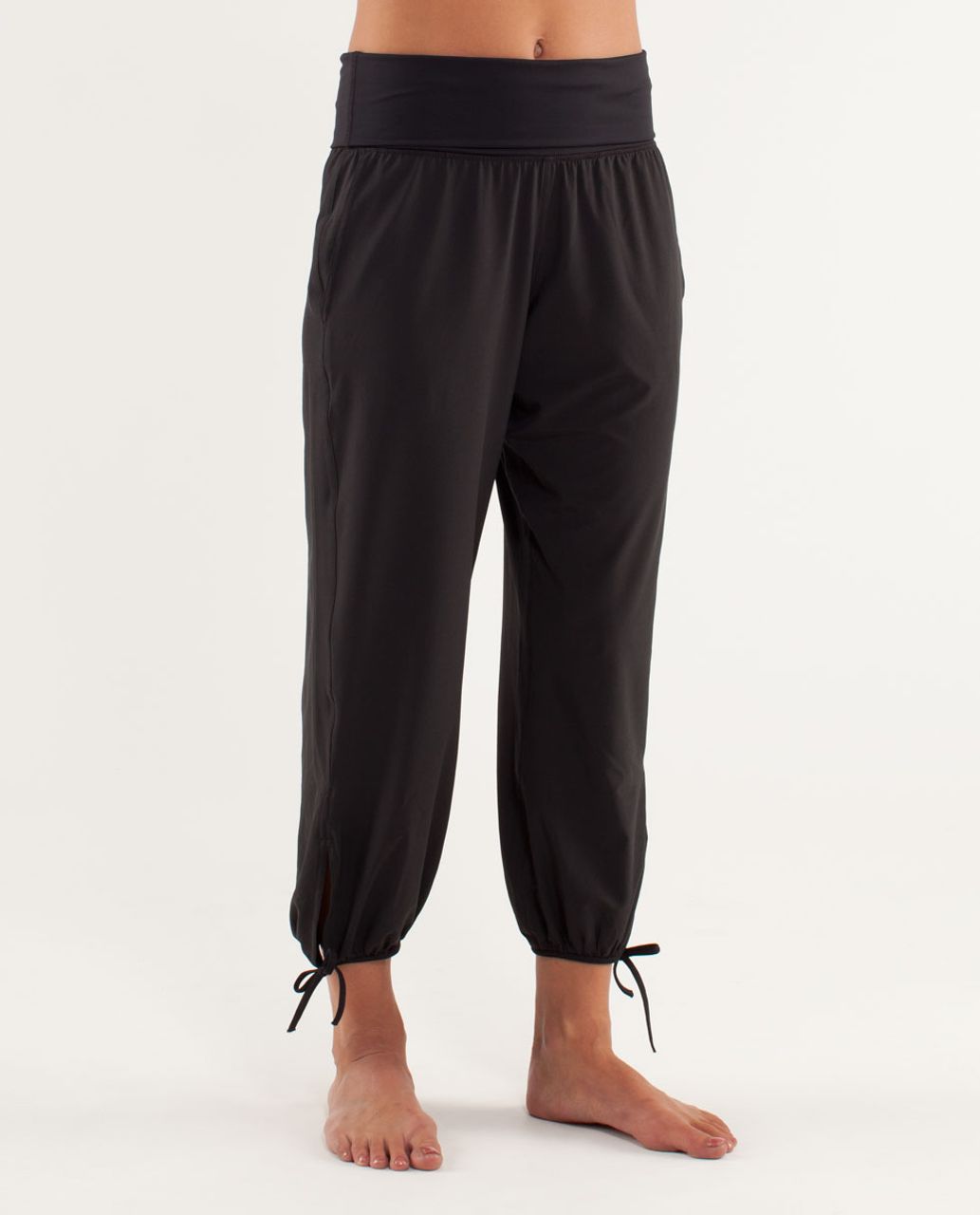 lululemon athletica, Pants & Jumpsuits, Lululemon Sz 6 Crop 23black White Tie  Dye Fold Over Waist