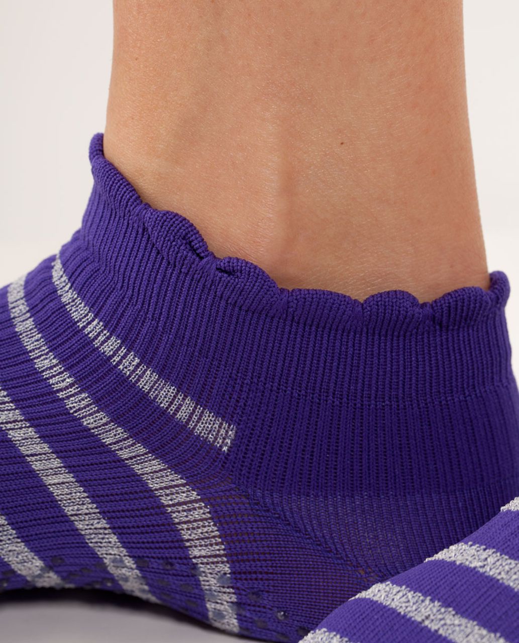 Lululemon The Method Sock - Kdk Bruised Berry Stripe