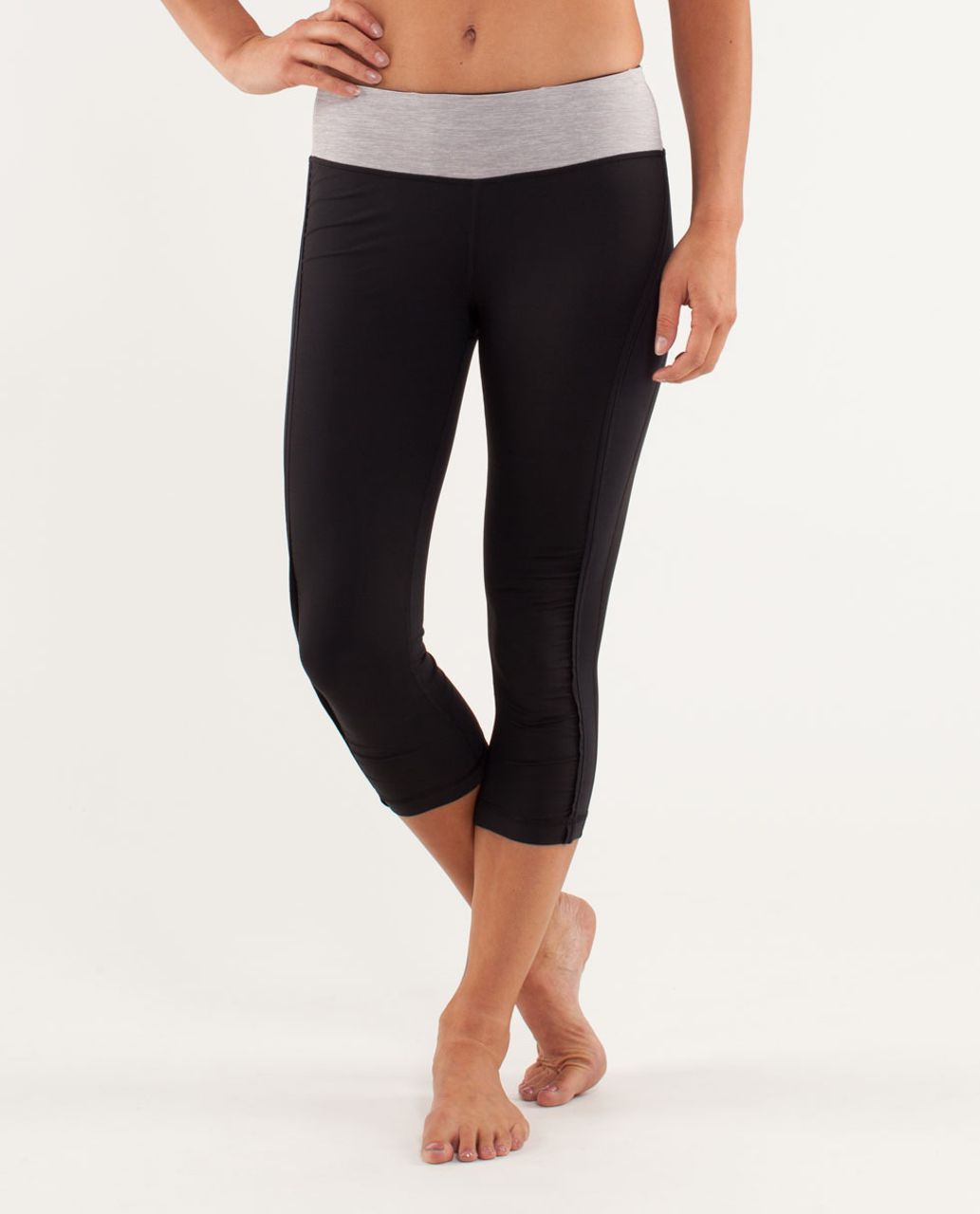 Lululemon Run: Sun Sprinter Crop - Black / Metallic Silver - lulu fanatics