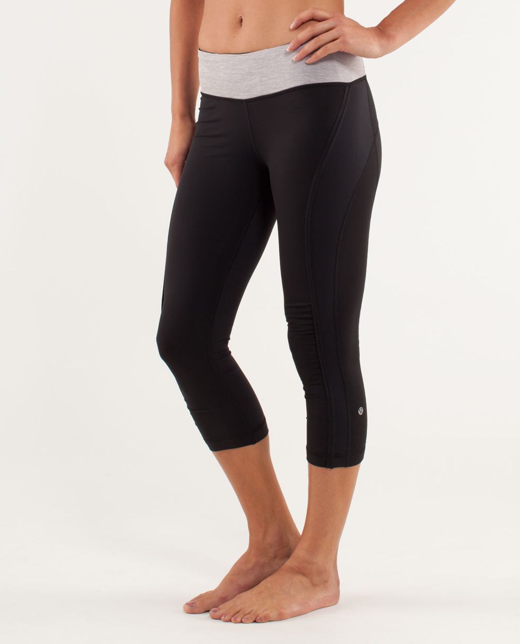 Lululemon Run With The Sun Crop (Reflective) - Black / Reflective Polka Dot  Silver - lulu fanatics