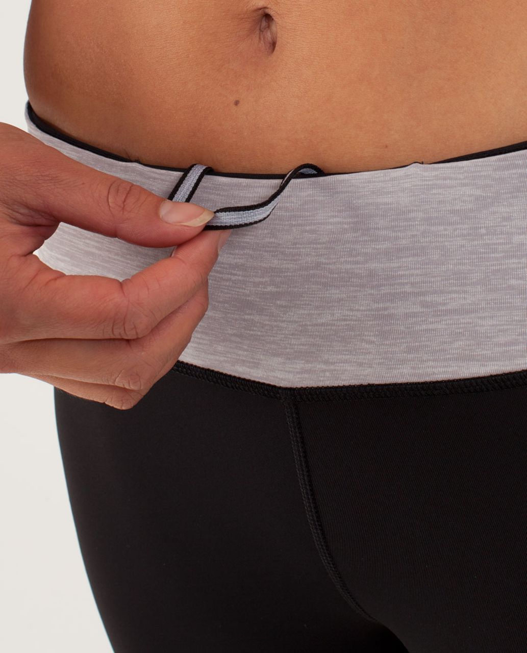 Lululemon Run: Sun Sprinter Crop - Black / Metallic Silver - lulu fanatics