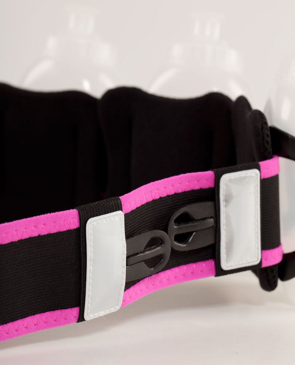 Lululemon Amphipod Hydration Belt - Black /  Pow Pink