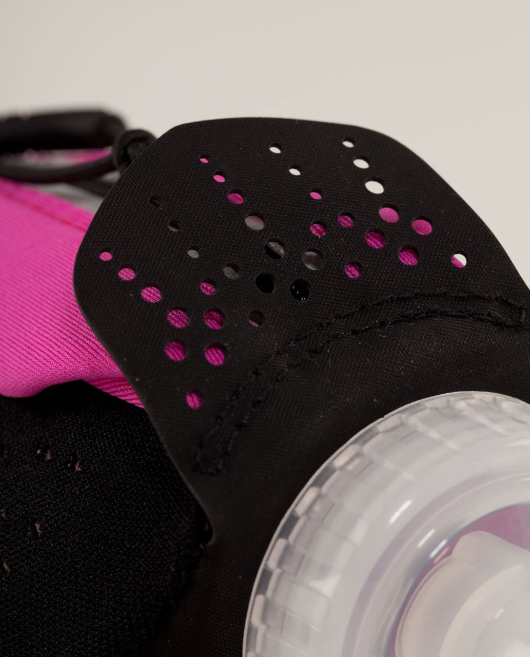 Lululemon Amphipod Squeezable - Black /  Pow Pink