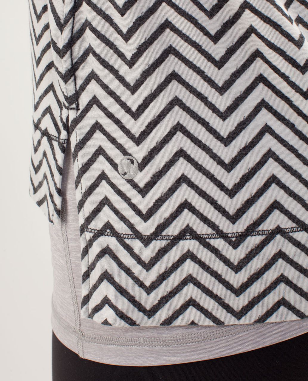 Lululemon Perfect Layer Tee - Textured Chevron Burnout Black