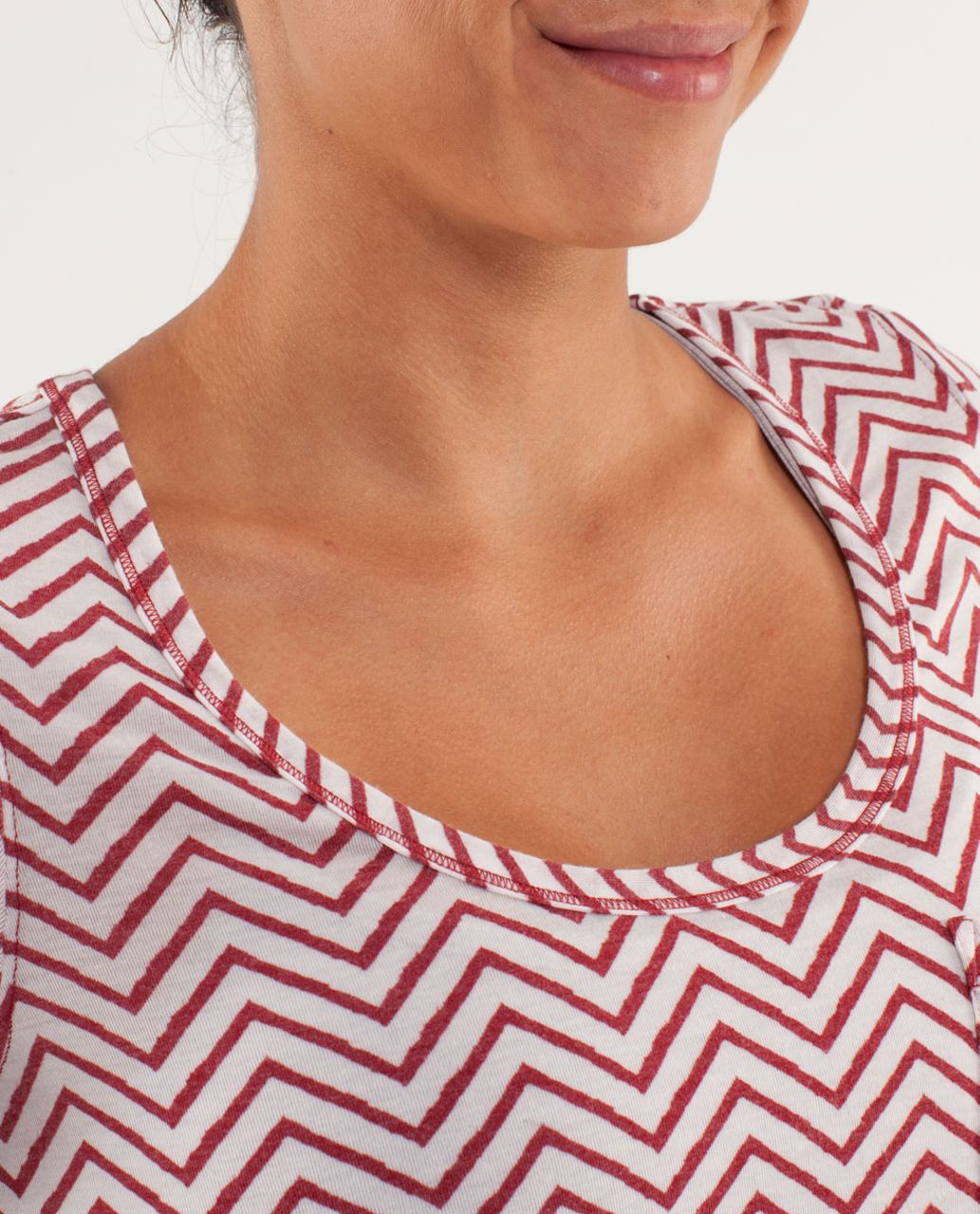 Lululemon Perfect Layer Tee - Textured Chevron Burnout Deepest Cranberry