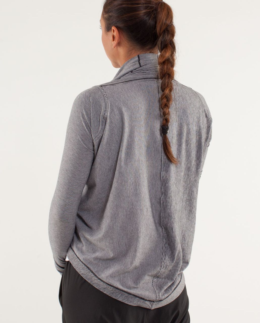 LULULEMON Iconic Yoga Wrap After Class Top - black/white wee