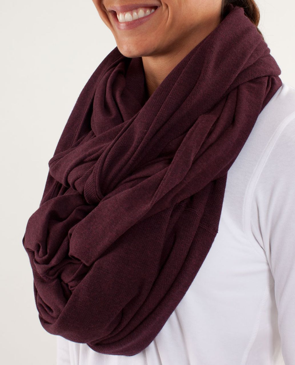 Lululemon Deja Vu Scarf - Deepest Cranberry