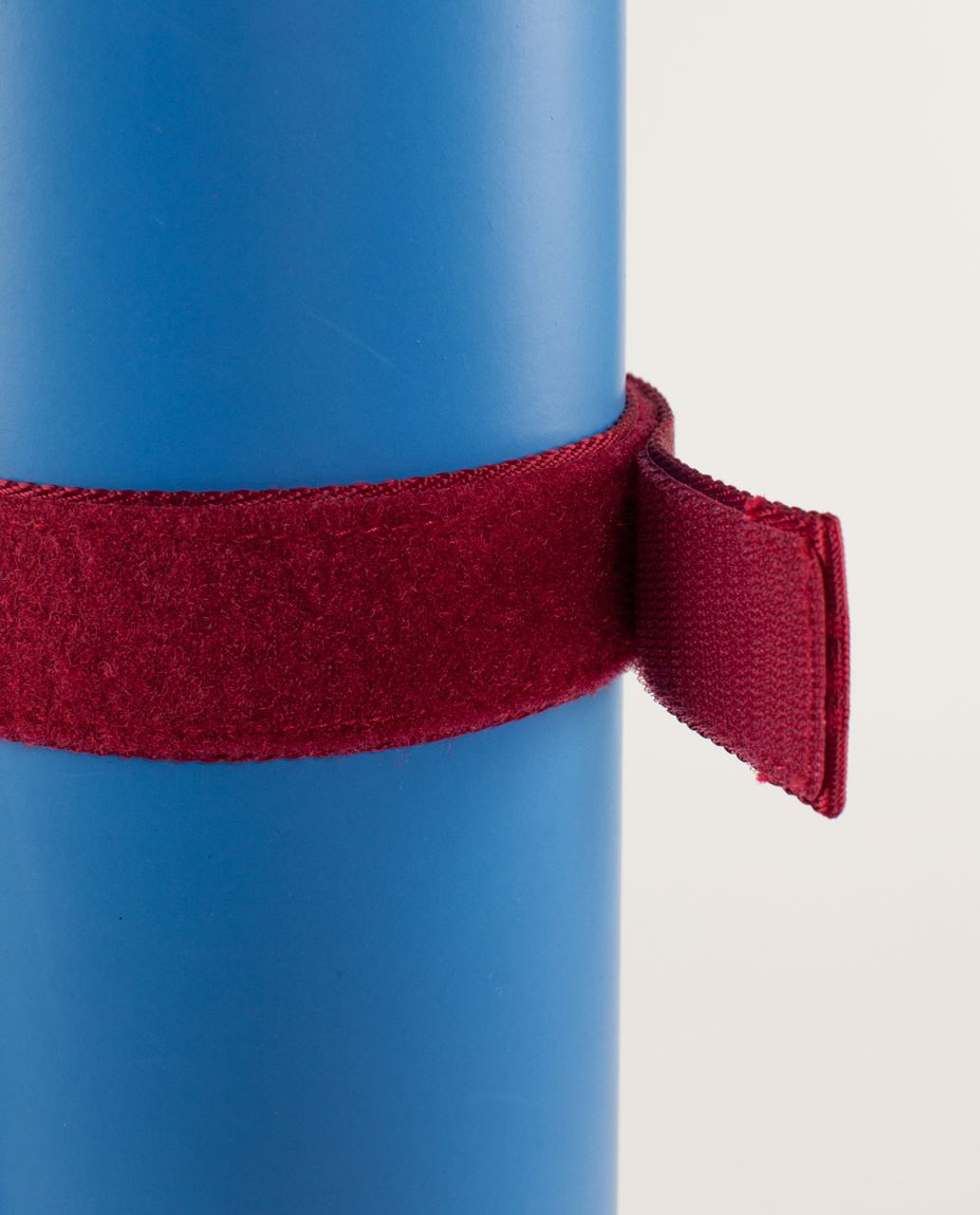 Lululemon No-Brainer Mat Strap - Deepest Cranberry