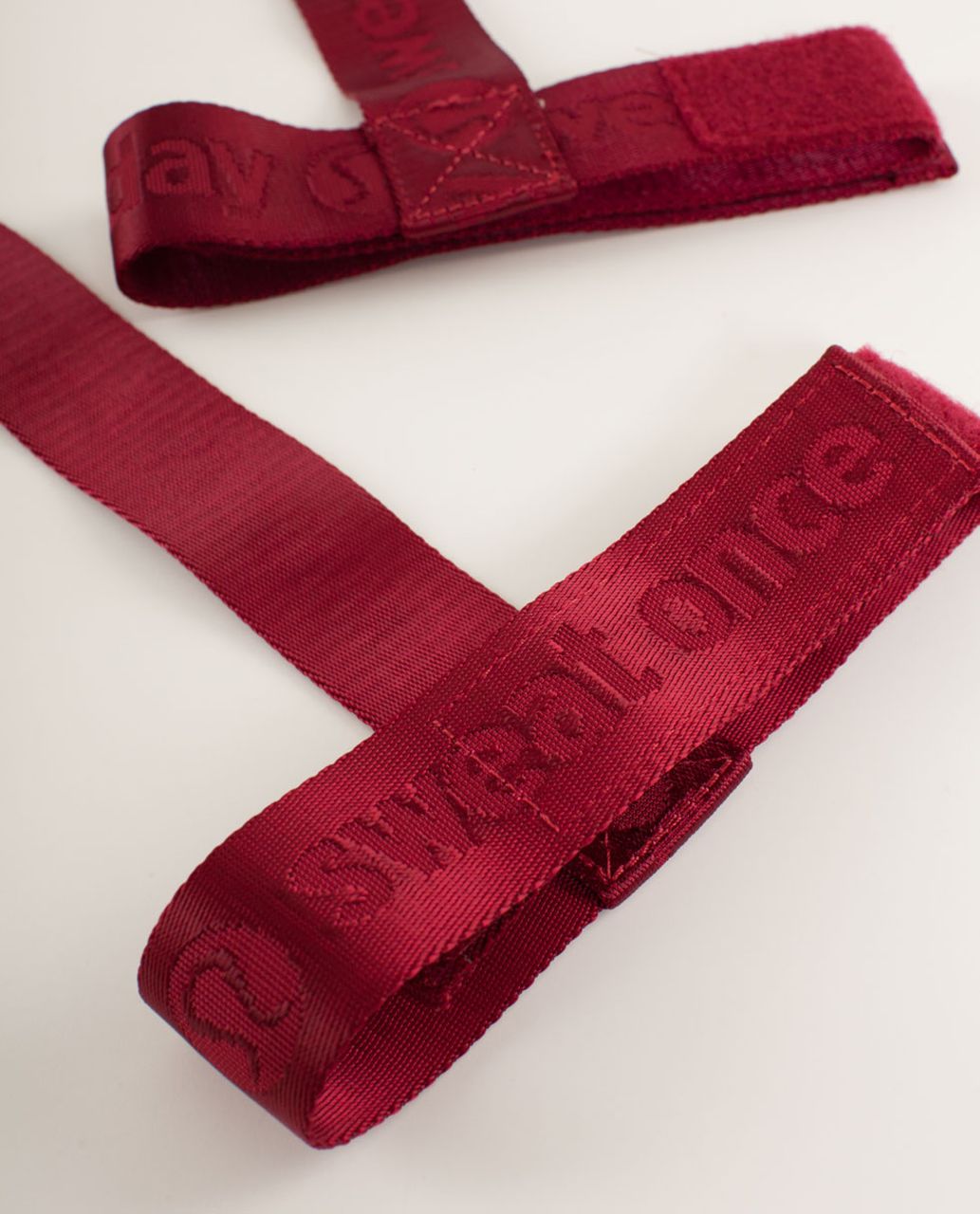 Lululemon No-Brainer Mat Strap - Deepest Cranberry