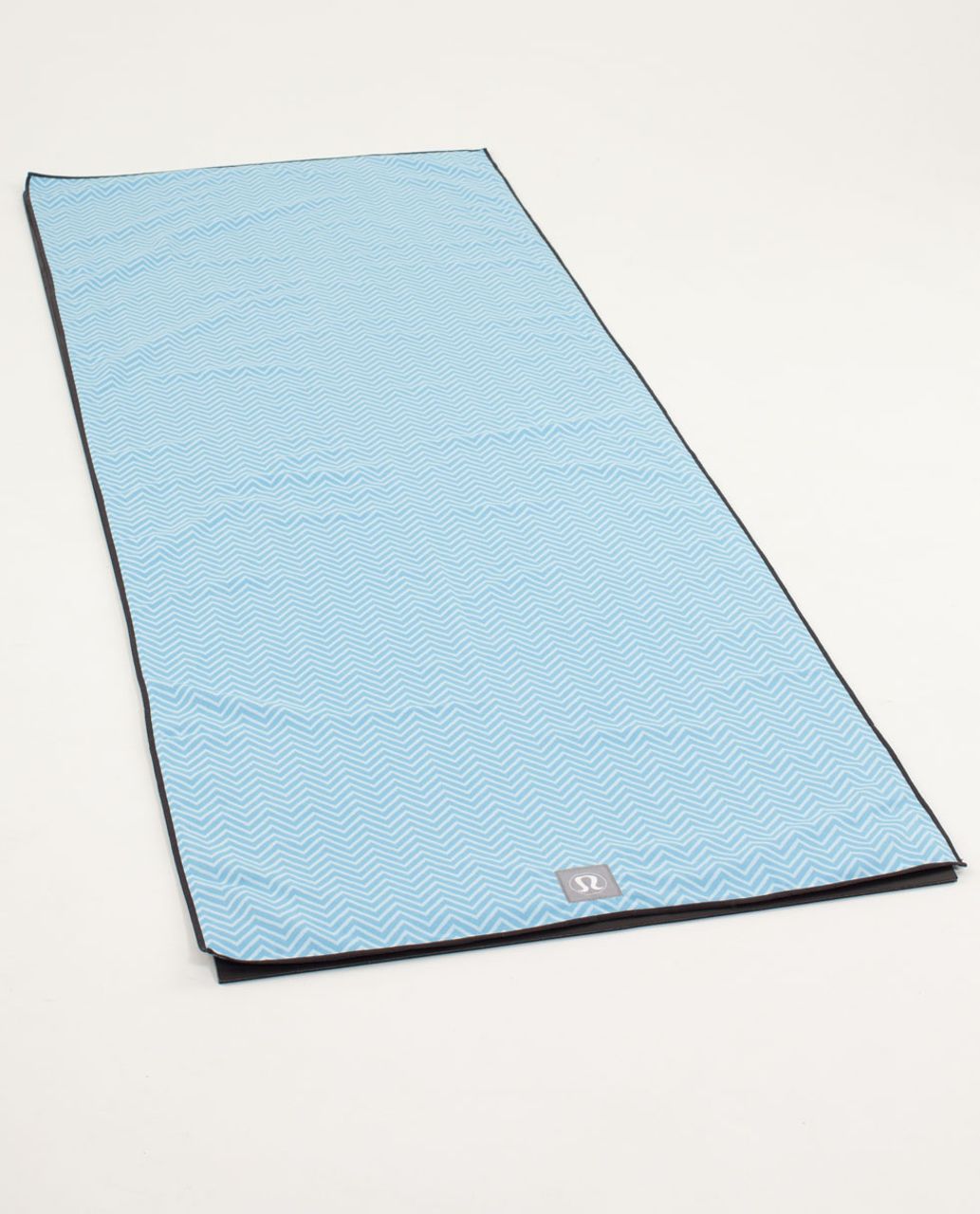 Lululemon Manduka Equa Towel Plus - Squiggle Caspian Blue / Deep Coal