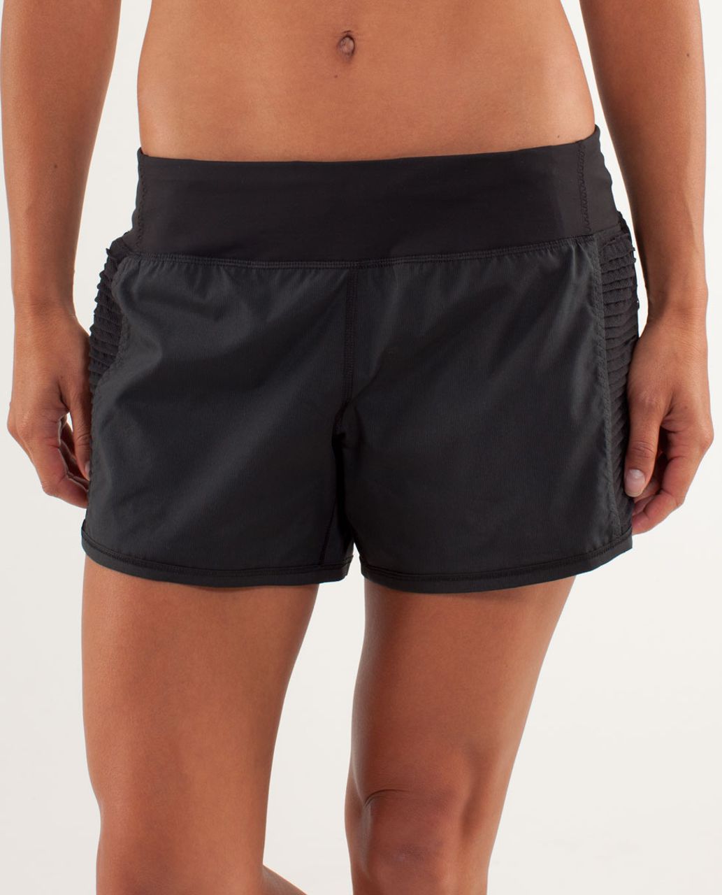 lululemon run bright at night shorts