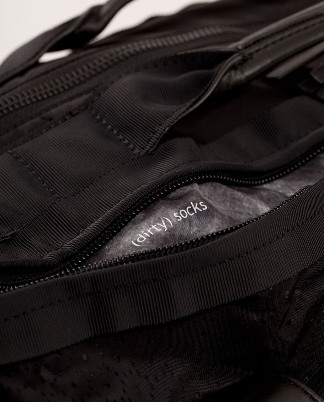 Lululemon Keep On Running Duffel - Black