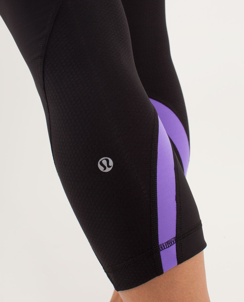 Lululemon Run Inspire Crop Activewear Compression Leggings Black/Purple  Stripes