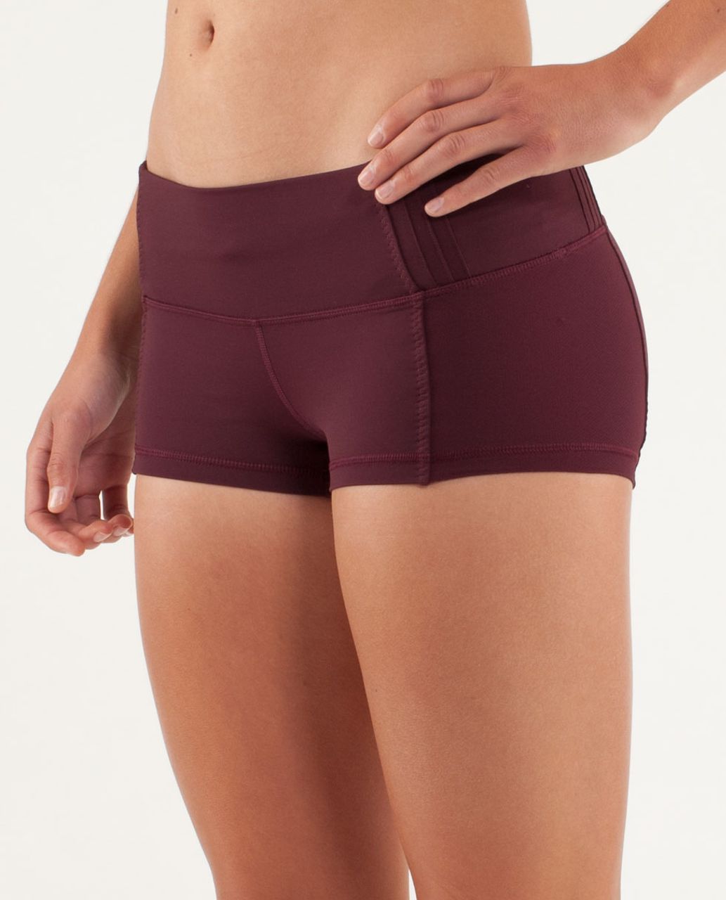 Lululemon Hot Spell Short - Bordeaux Drama