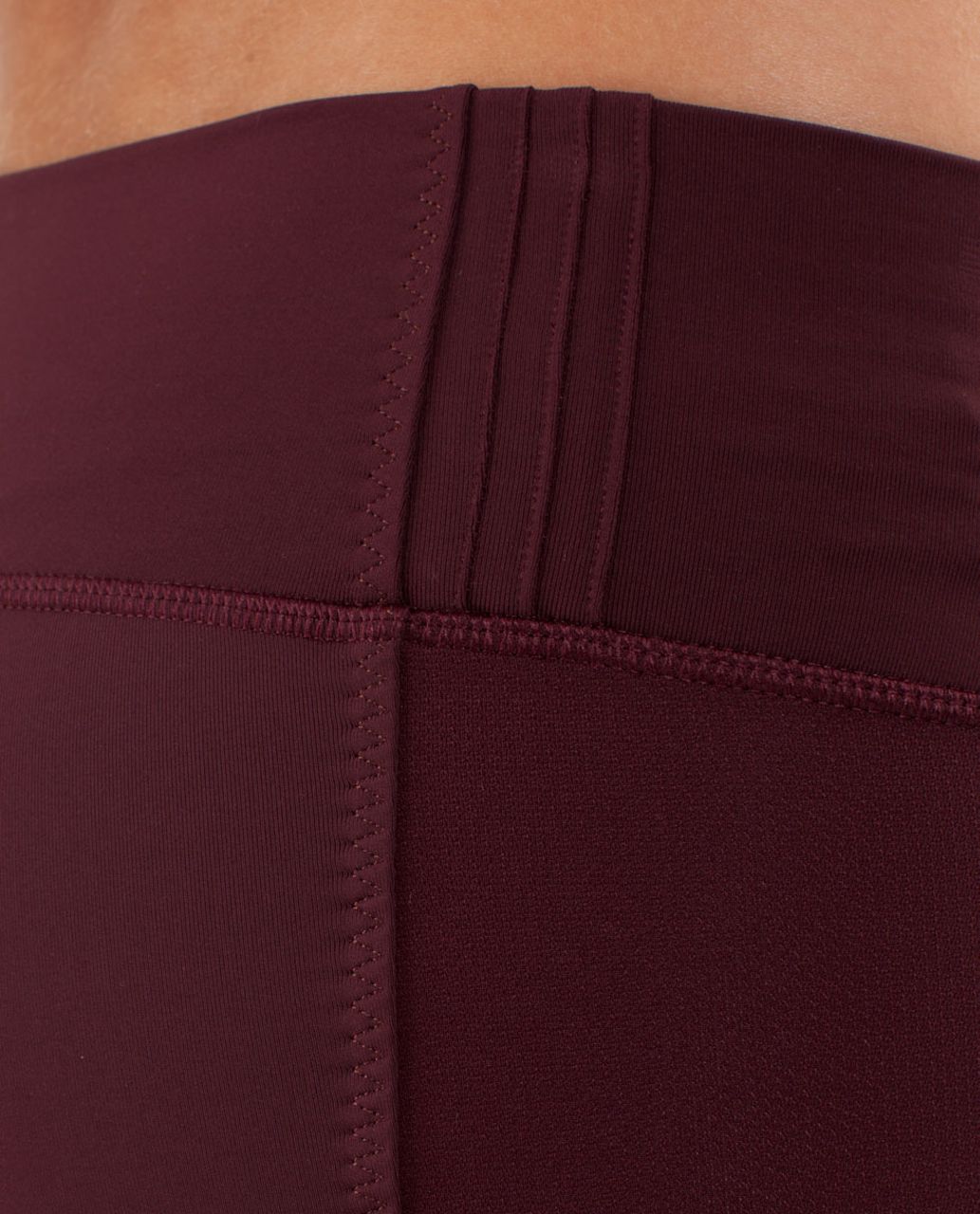 Lululemon Hot Spell Short - Bordeaux Drama