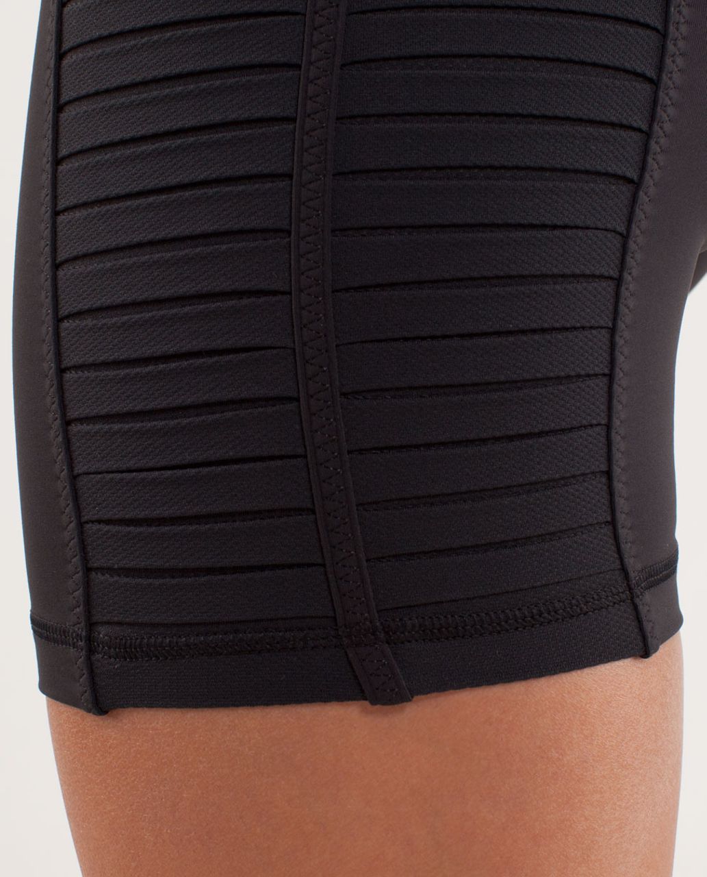 Lululemon Breath Of Fire Short - Black